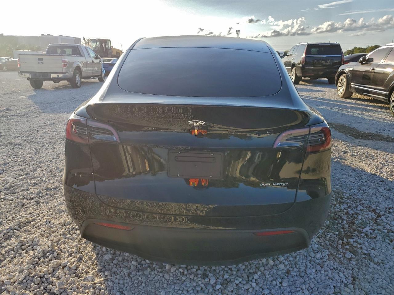 2025 Tesla Model y