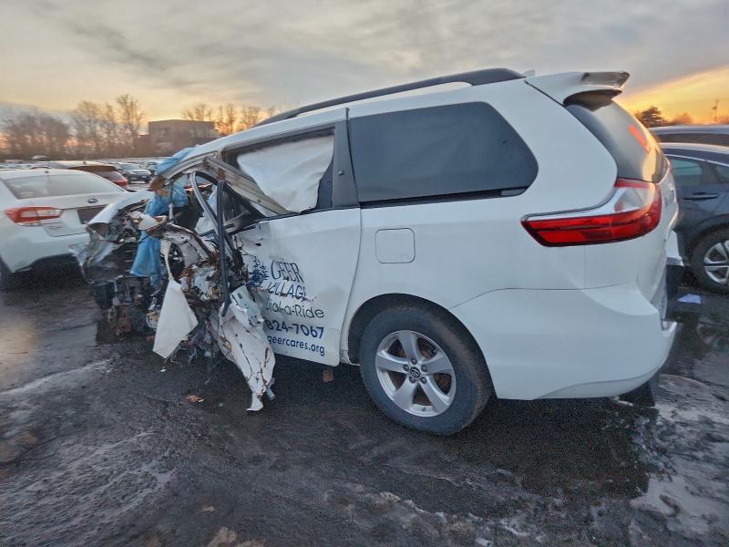 2019 Toyota Sienna le