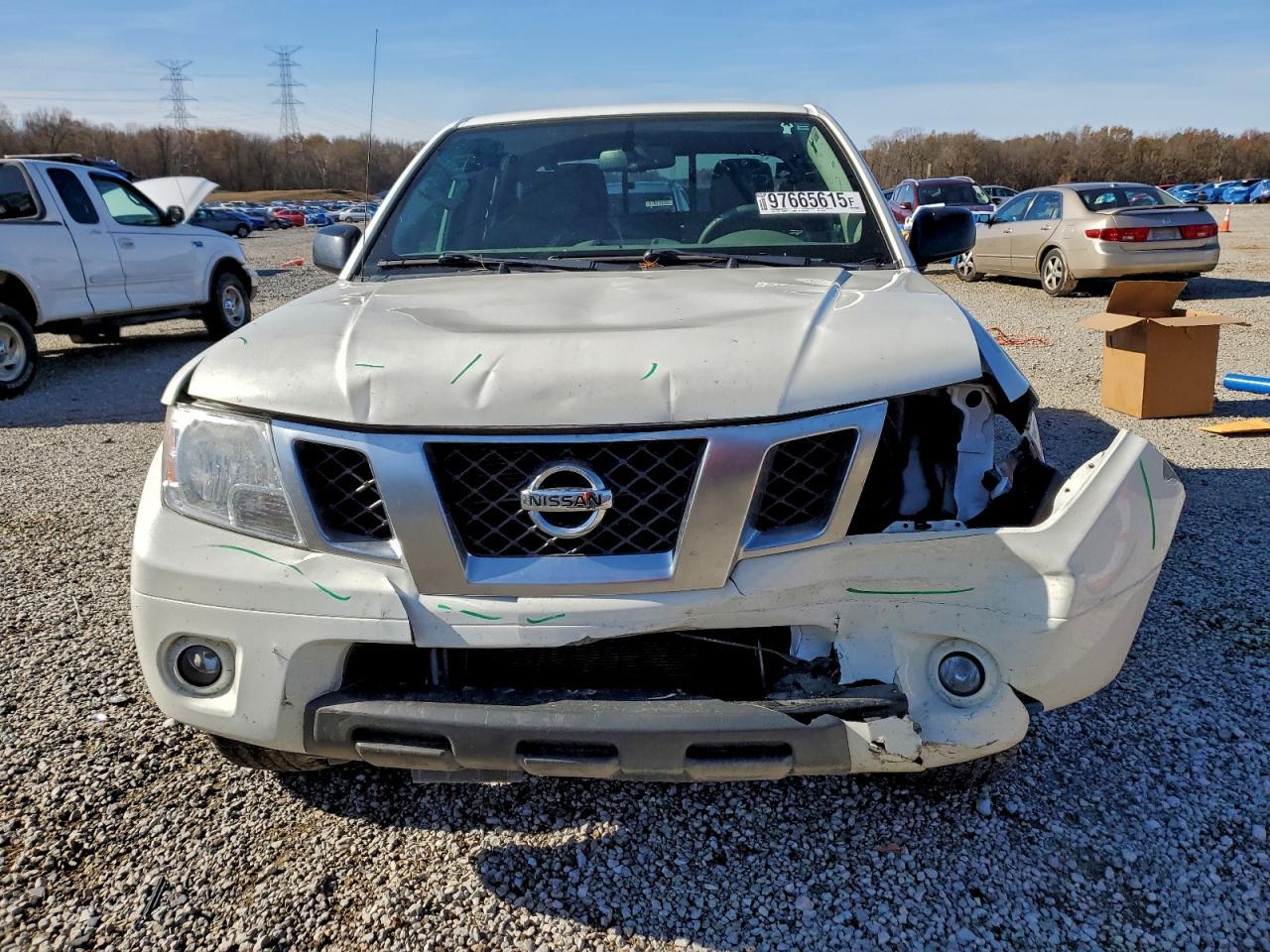 2021 Niss Frontier SV