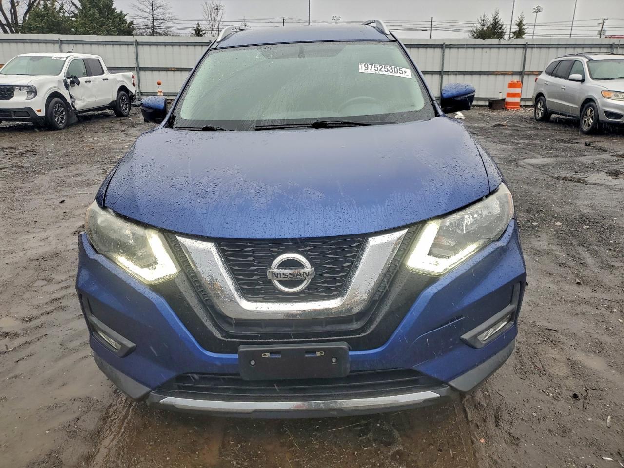 2017 Nissan Rogue sv