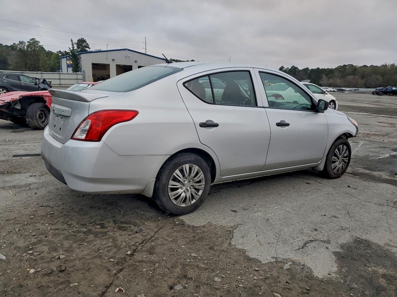 2019 Niss Versa s Plus