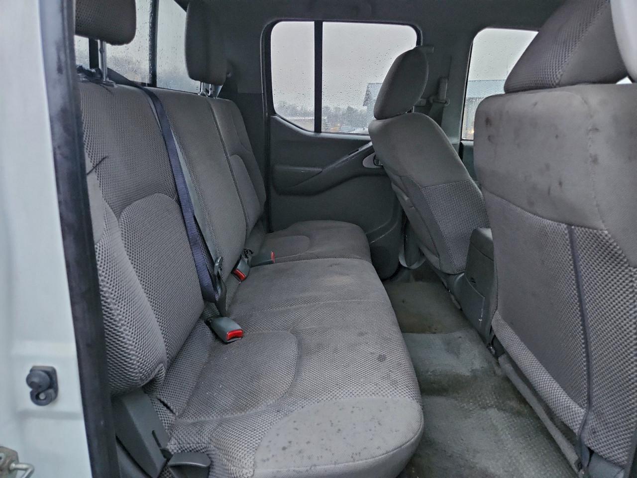 2016 Nissan Frontier s