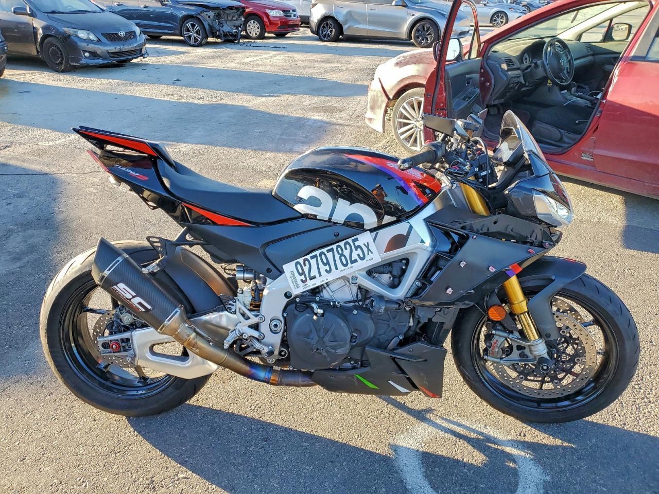 2023 Aprilia Tuono V4 1100 Factory