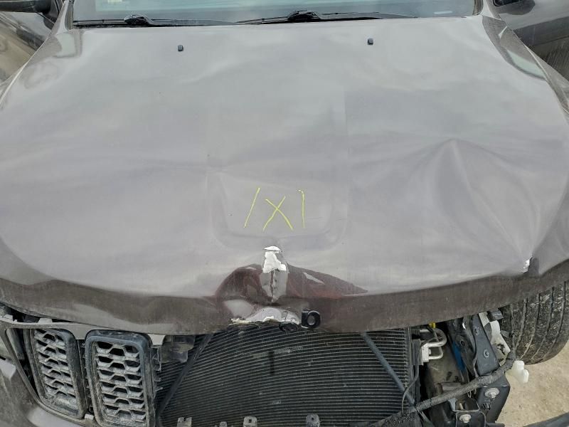 2020 Jeep Grand Cherokee Laredo