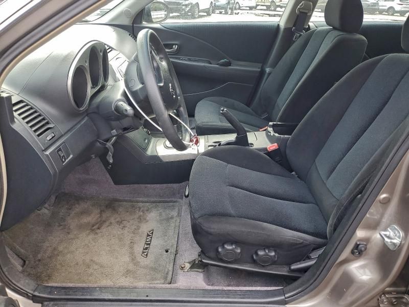 2004 Nissan Altima Base