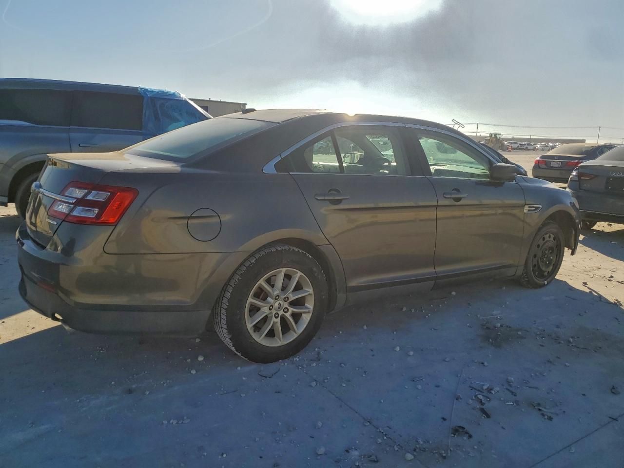 2015 Ford Taurus se