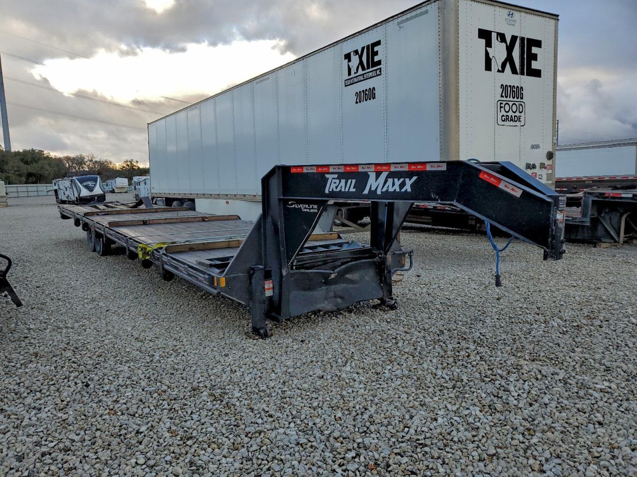 2025 Trail Maxx Gooseneck