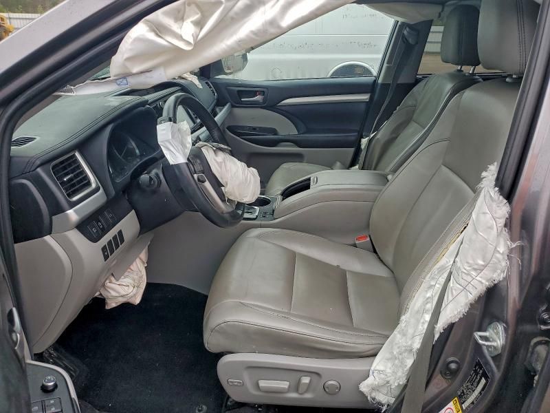 2019 Toyota Highlander se