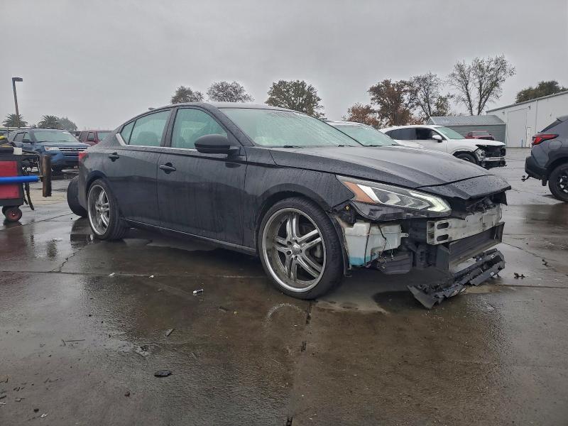 2019 Nissan Altima sr