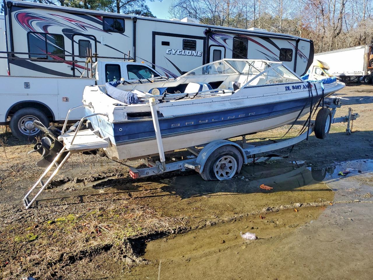 1998 Bayliner Boat-Boat