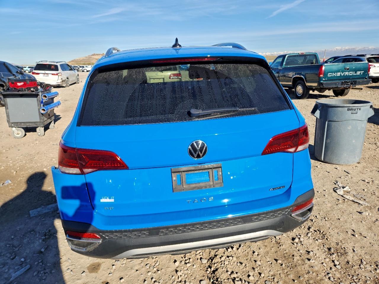 2023 Volkswagen Taos se