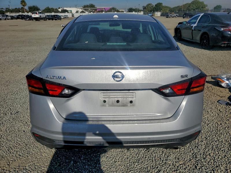 2020 Nissan Altima sr