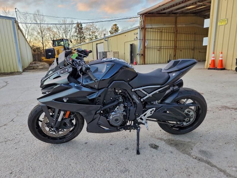 2025 Suzuki GSX800 F