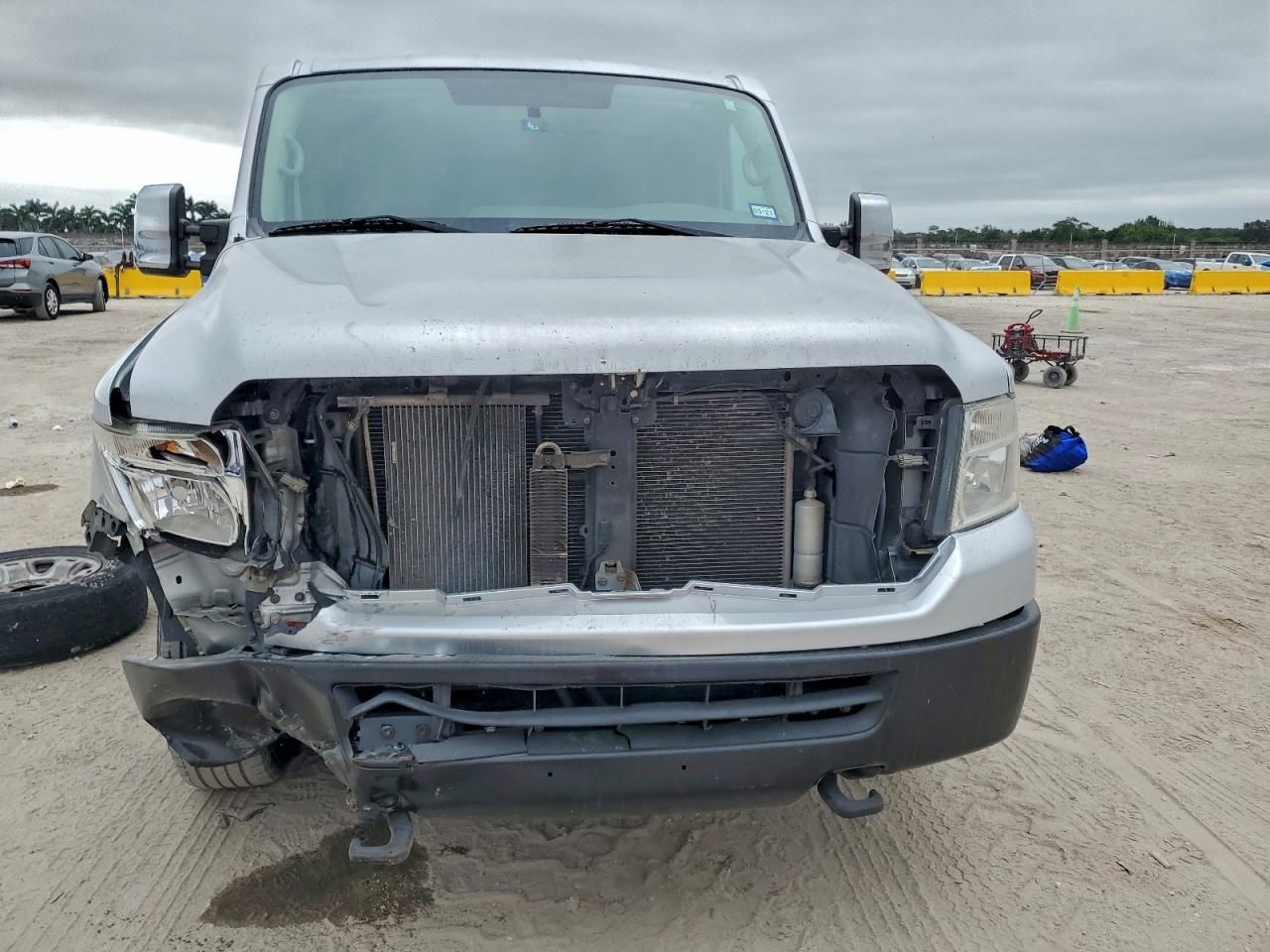 2016 Niss Nv 2500 s 2500 sv 25