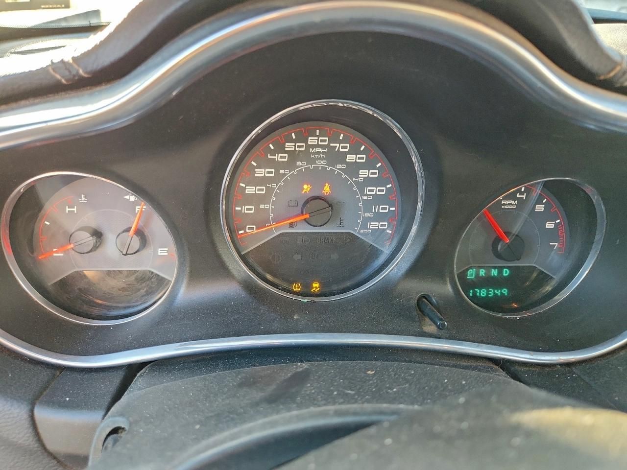 2013 Dodge Avenger se