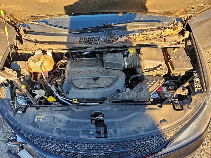 2020 Chrysler Pacifica Touring