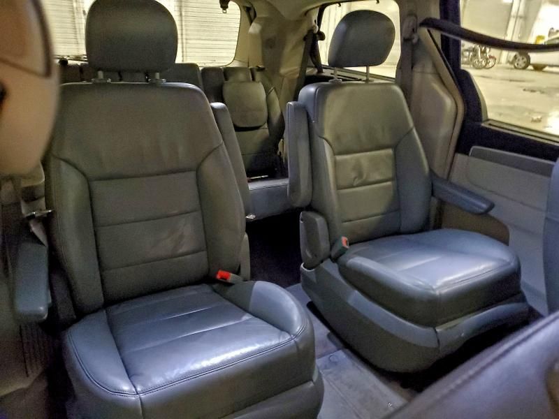 2011 Volkswagen Routan sel