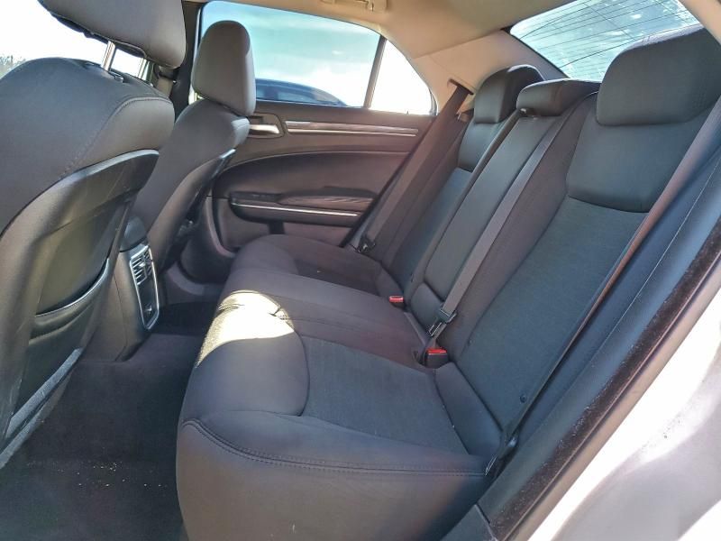 2018 Chrysler 300 Touring