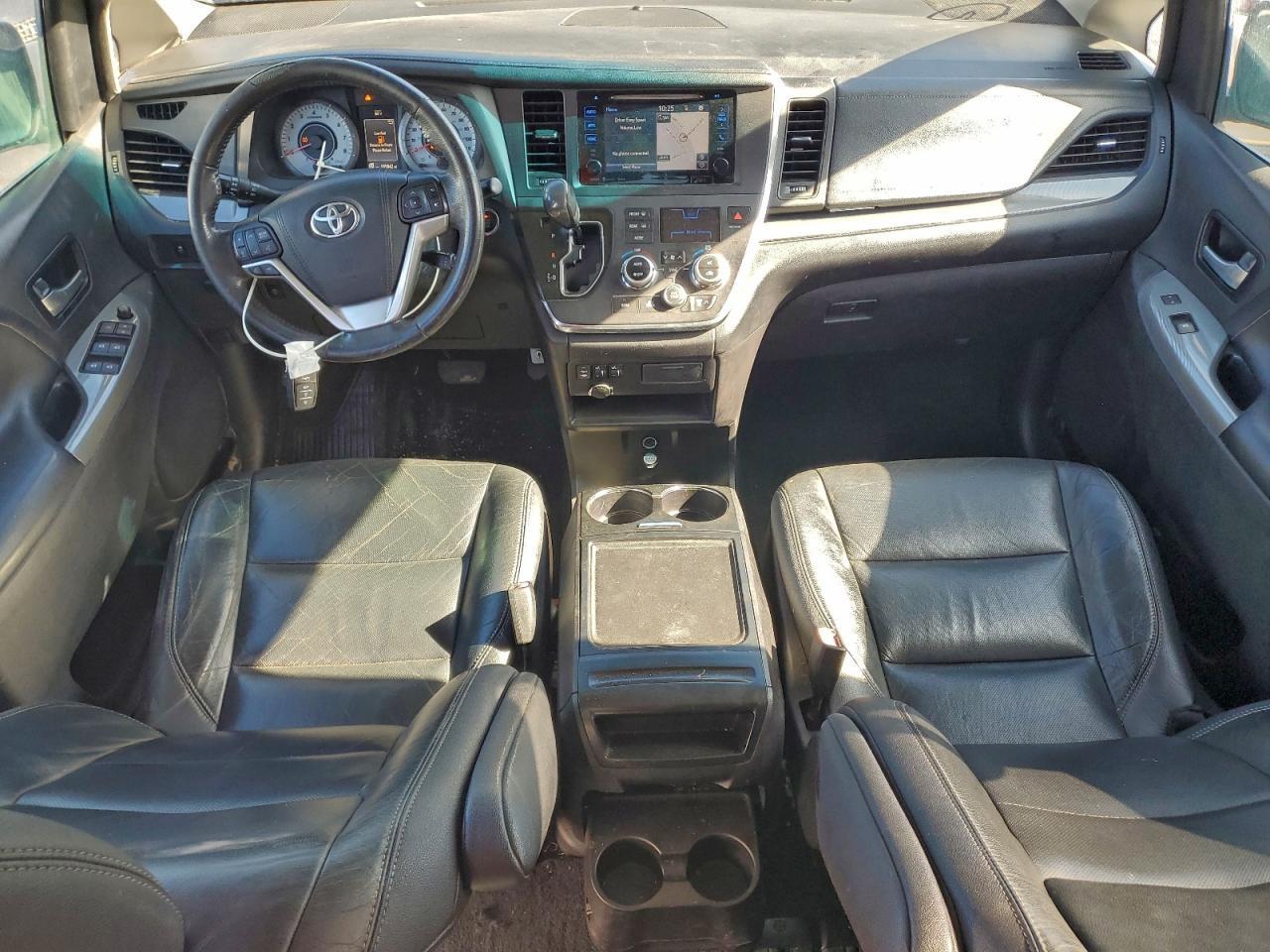 2017 Toyota Sienna se