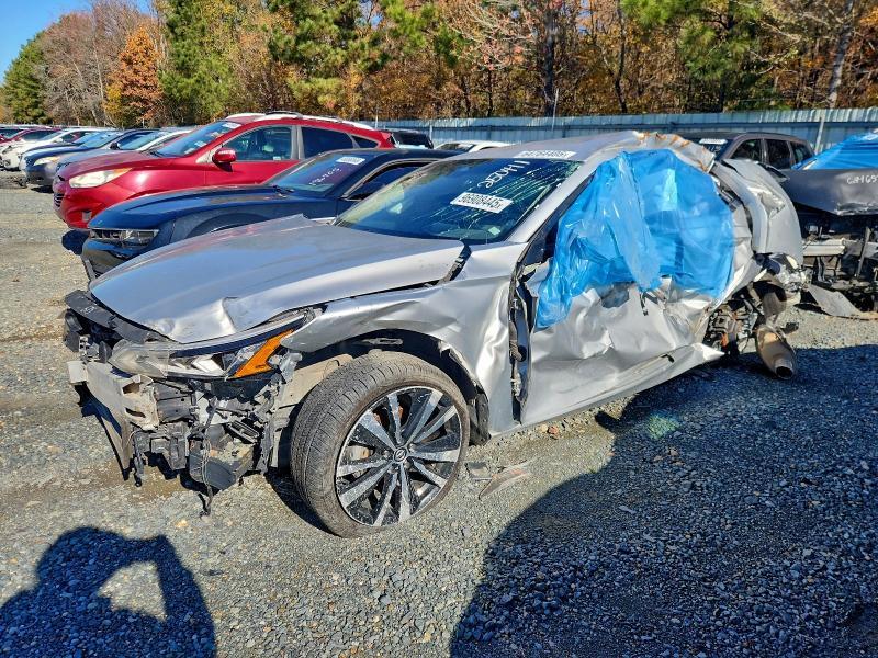 2020 Nissan Altima sr