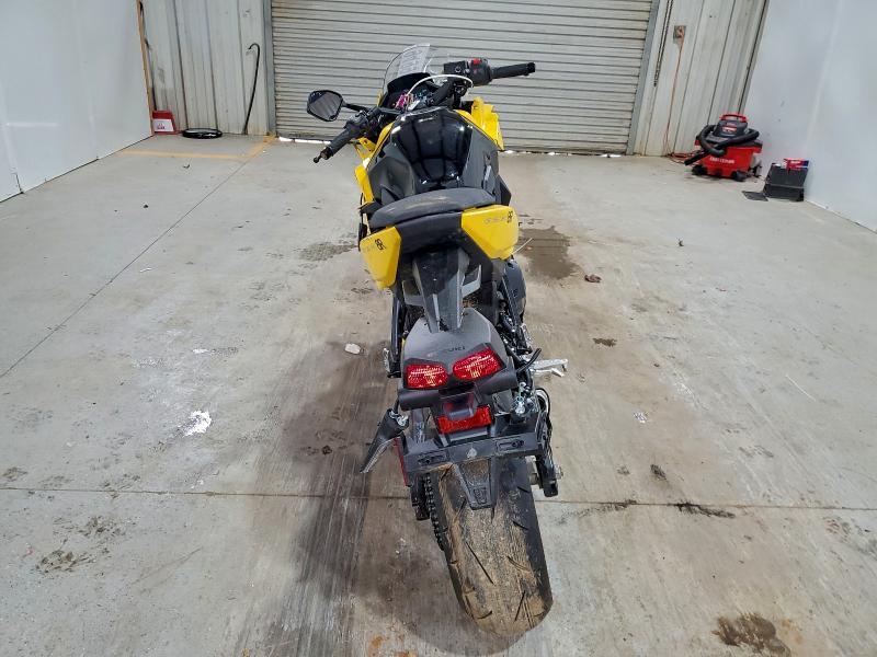 2025 Suzuki GSX800 F