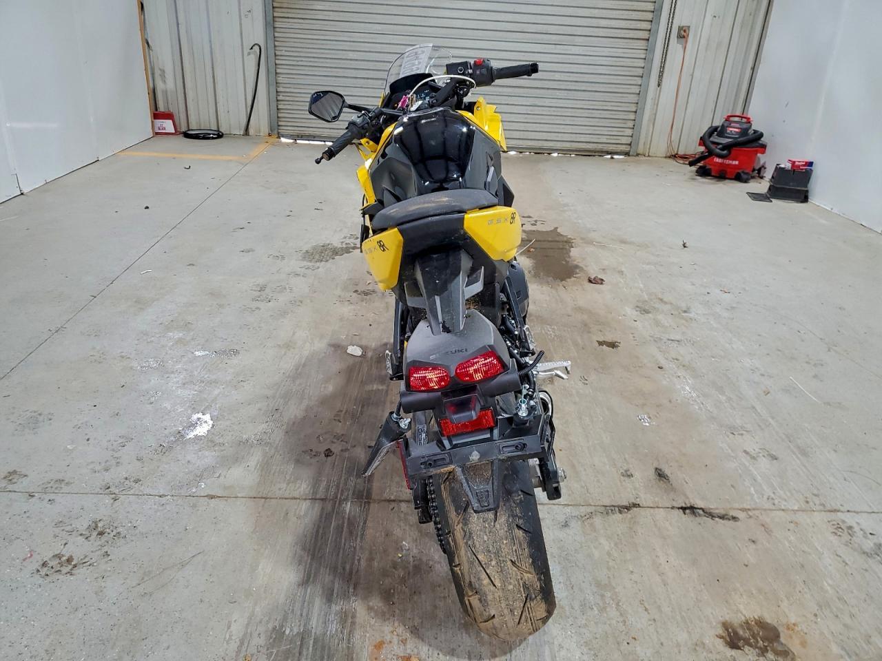 2025 Suzuki GSX800 F