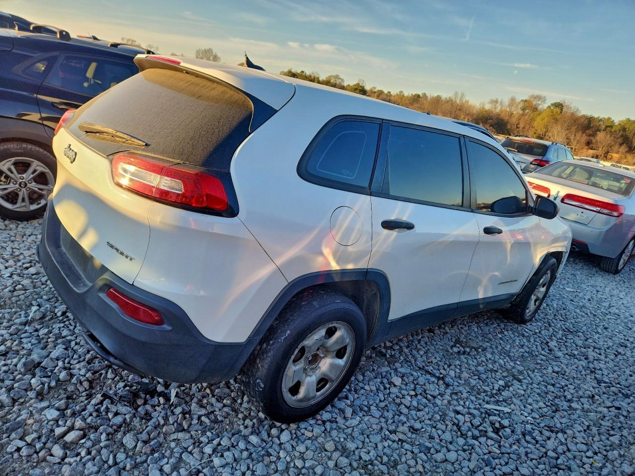 2016 Jeep Cherokee Sport