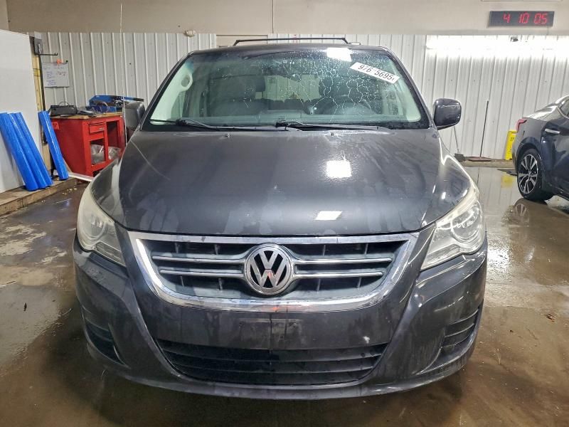 2011 Volkswagen Routan sel