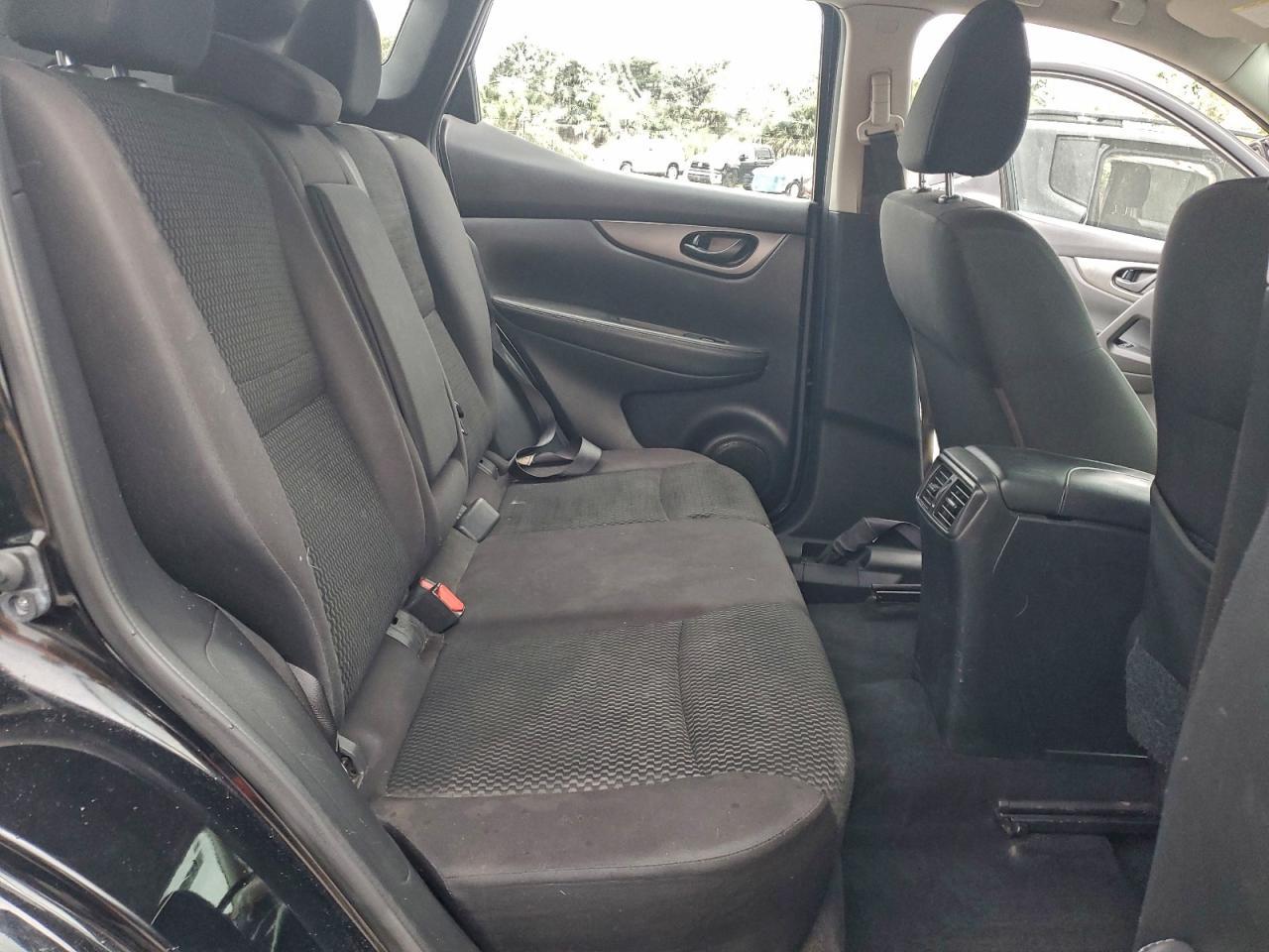2017 Nissan Rogue Sport s