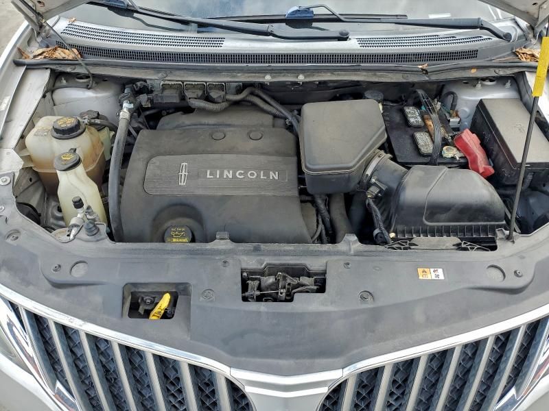 2013 Lincoln Townhouse MKX