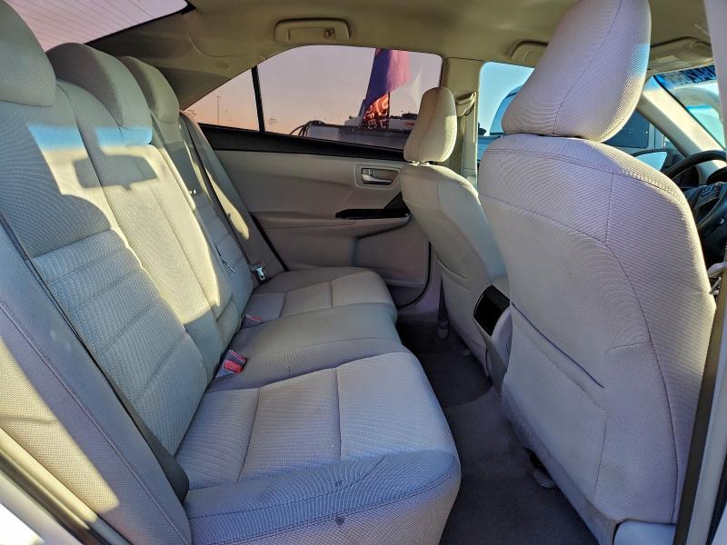 2016 Toyota Camry le