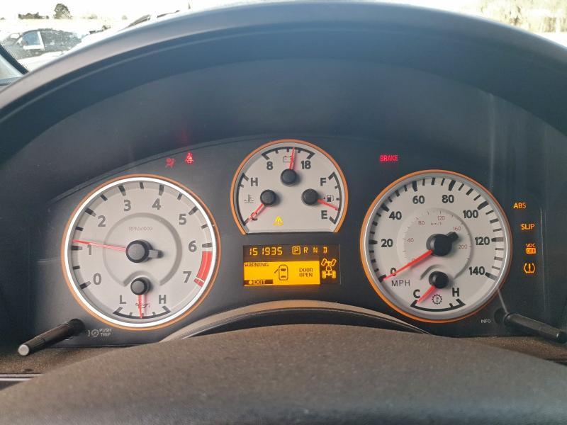 2010 Nissan Titan se