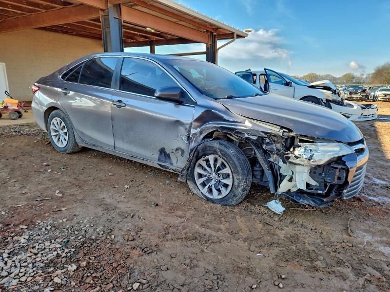 2015 Toyota Camry le