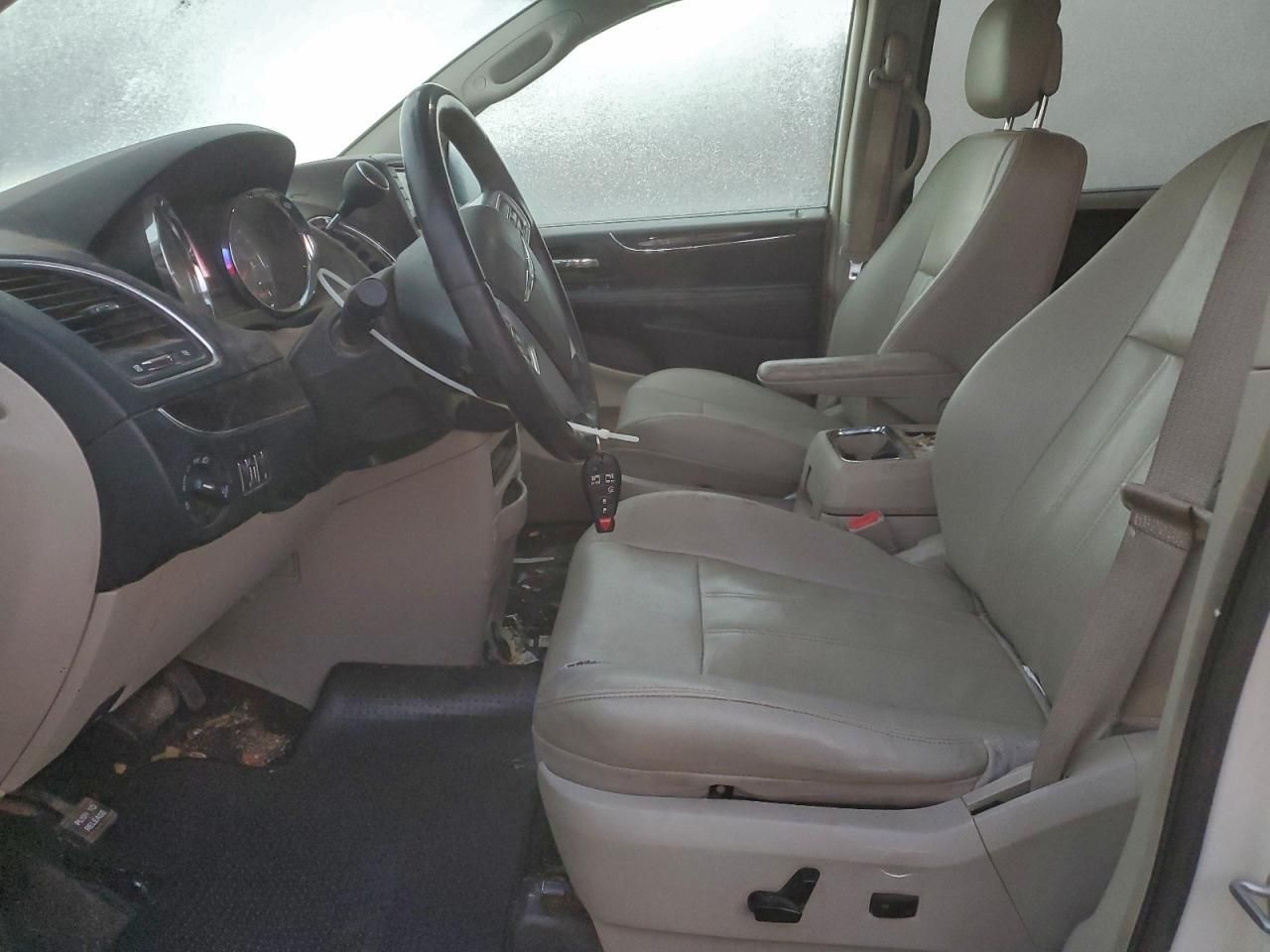 2013 Chrysler Town & Country Touring