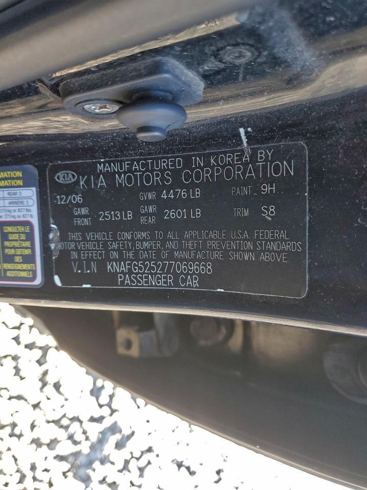 2007 KIA Rondo Base