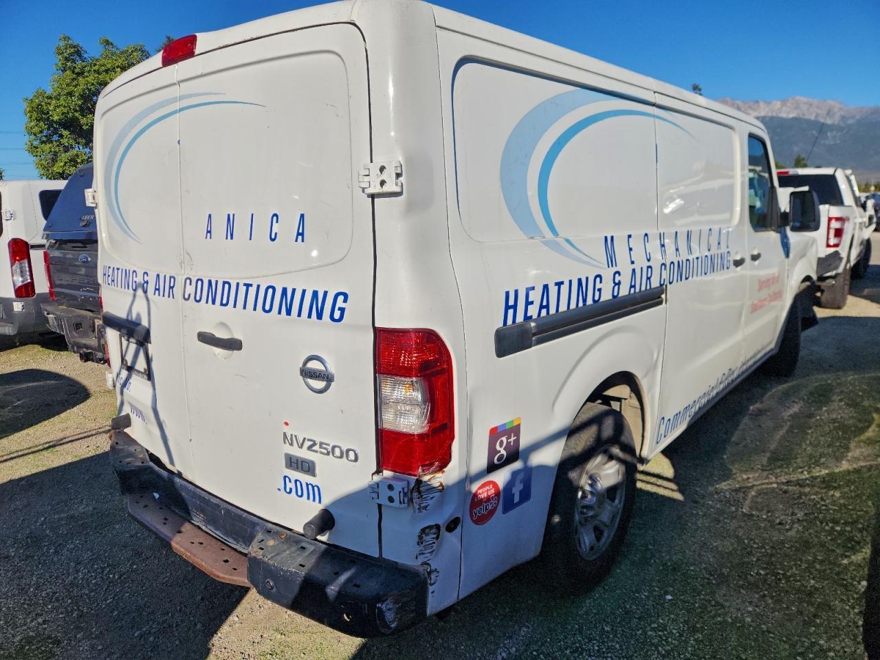 2015 Niss NV 2500 HD SV