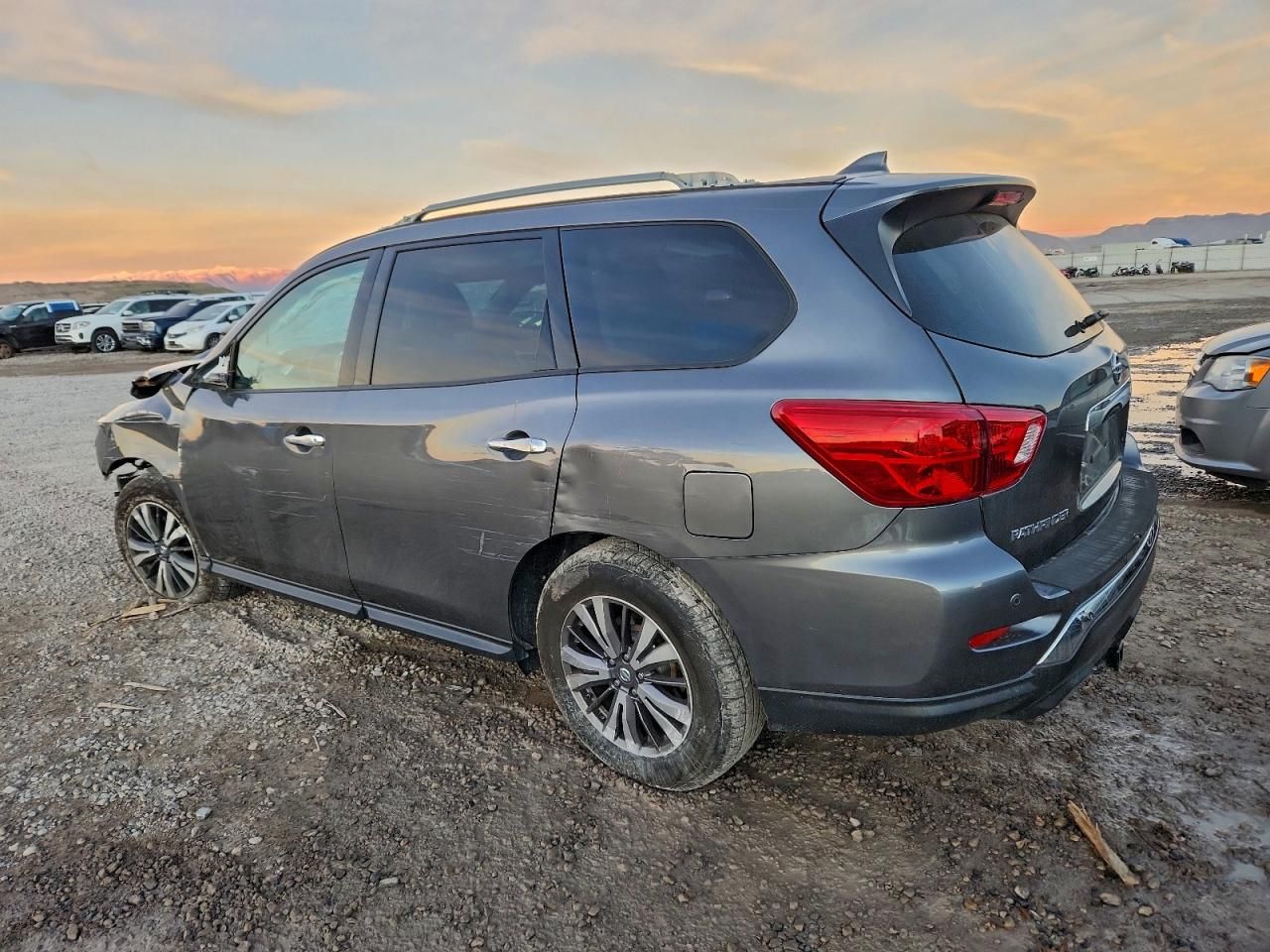 2019 Nissan Pathfinder s