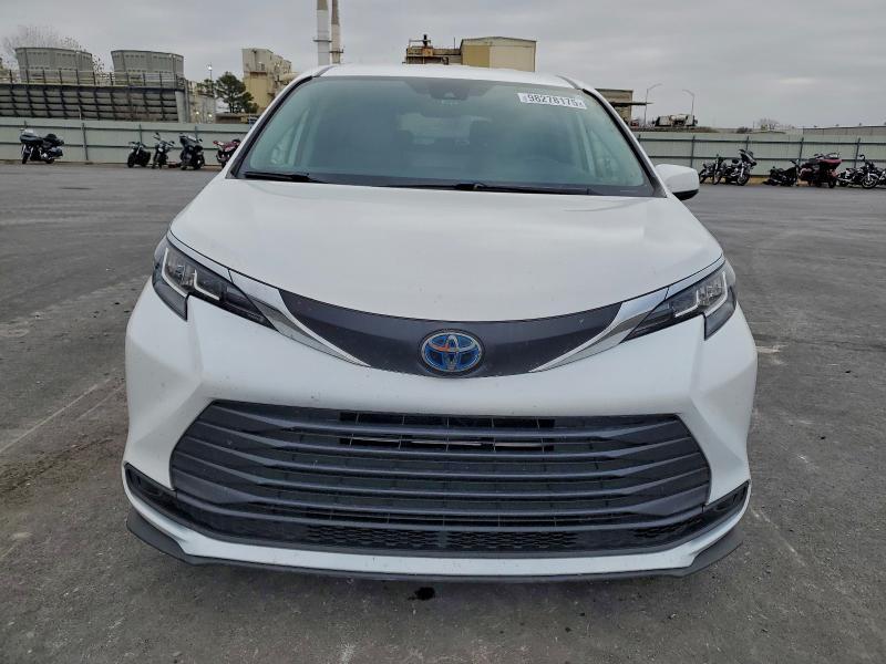 2021 Toyota Sienna le