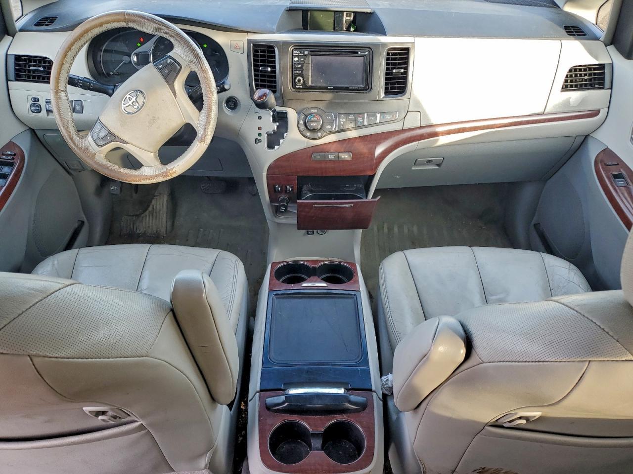 2014 Toyota Sienna xle
