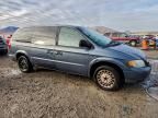 2002 Chrysler Town & Country lx
