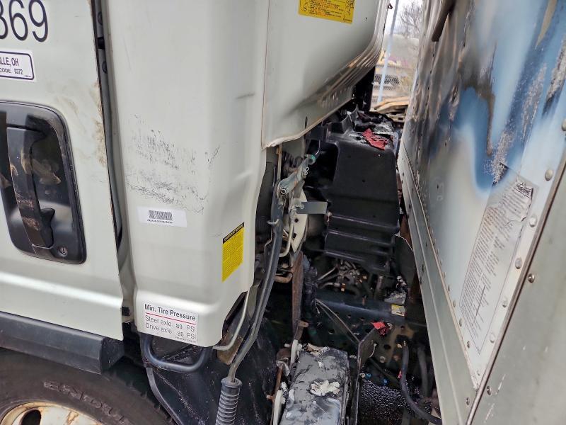 2018 Isuzu Npr box Truck