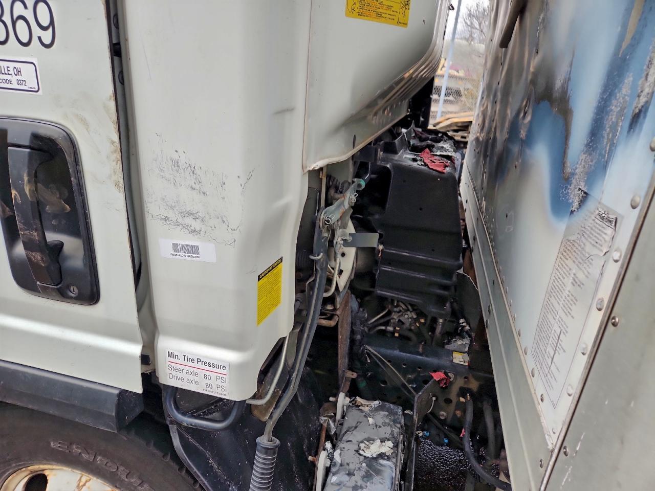 2018 Isuzu NPR BOX Truck