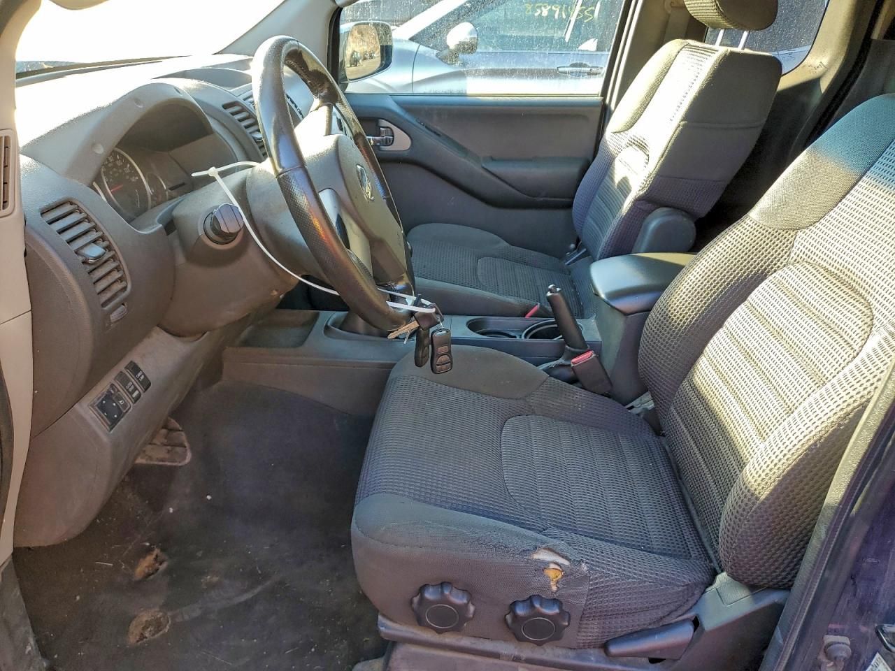 2007 Nissan Frontier King cab le