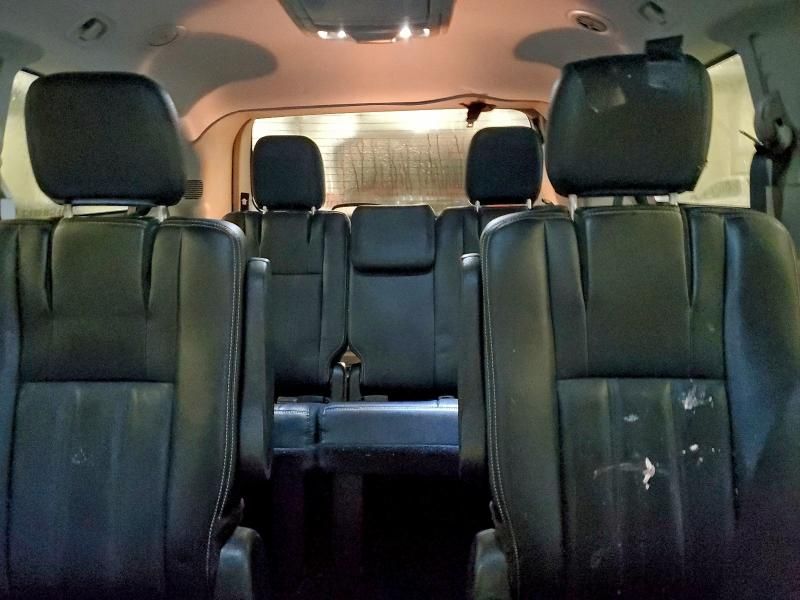 2016 Chrysler Town & Country Touring