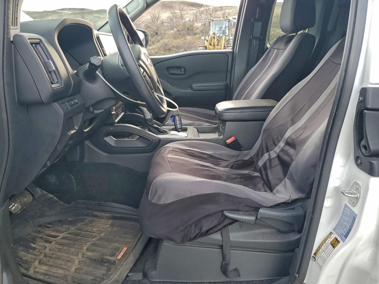 2025 Nissan Frontier s