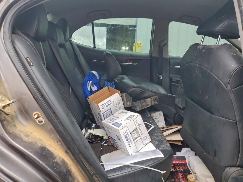 2020 Toyota Camry se