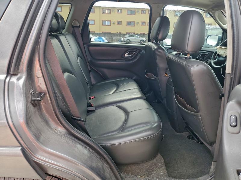 2005 Mazda Tribute s