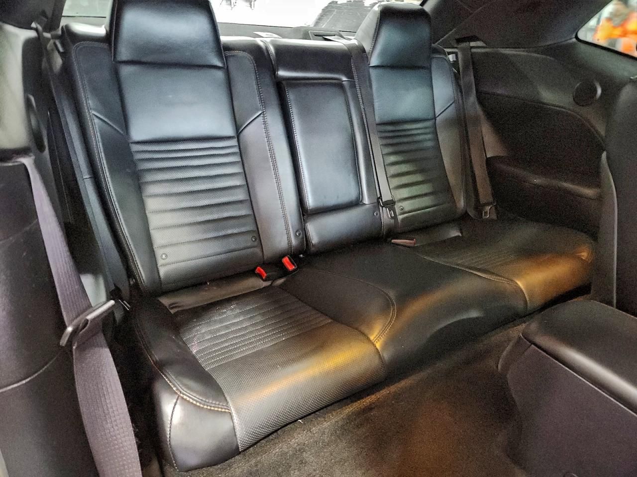 2015 Dodge Challenger sxt Plus