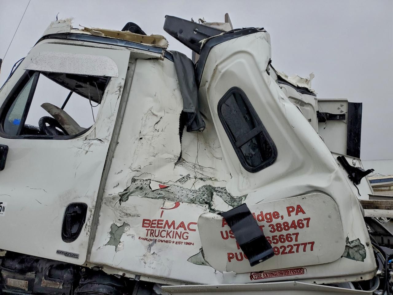 2016 Freightliner Cascadia 125 Semi Truck