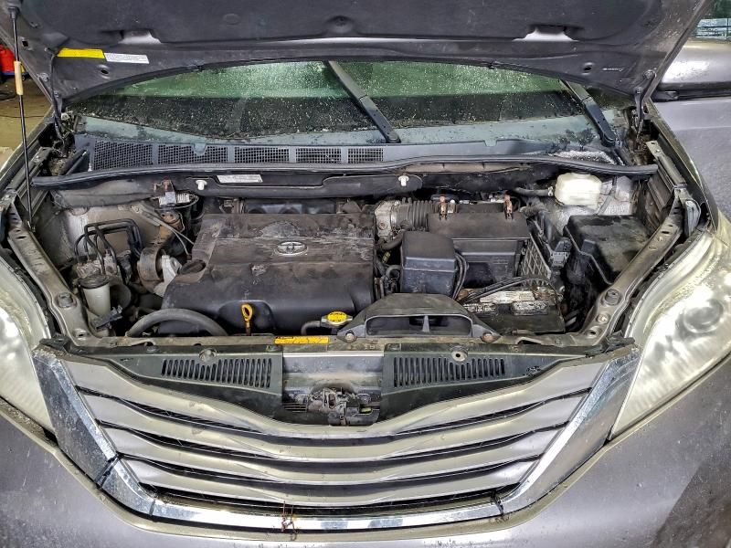 2011 Toyota Sienna xle